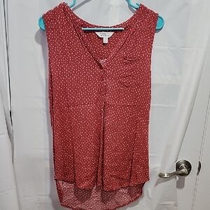Market & Spruce Red and White Sleeveless Blouse
